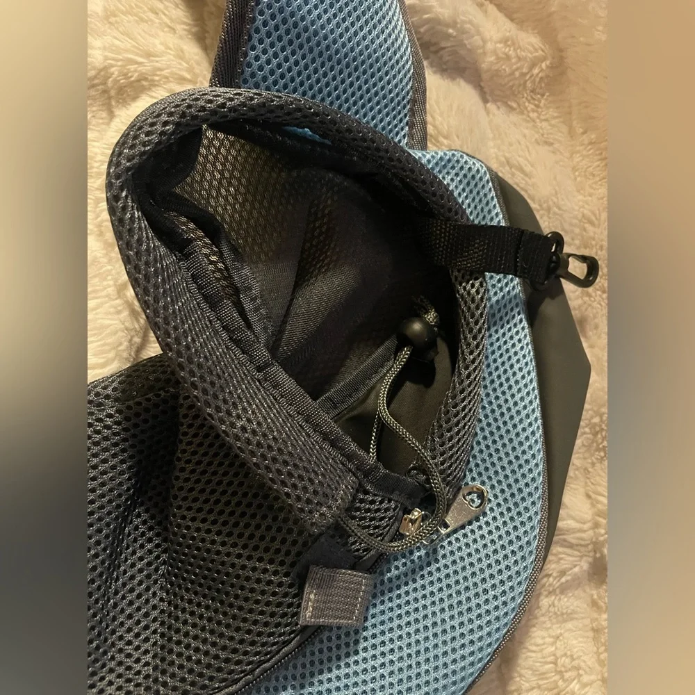 Dog Sling Carrier Breathable Mesh Travel Safe for Small Dogs Purse NEW!